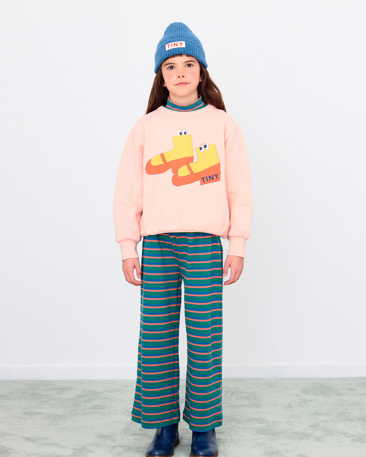 WALK GRAPHIC SWEATSHIRT