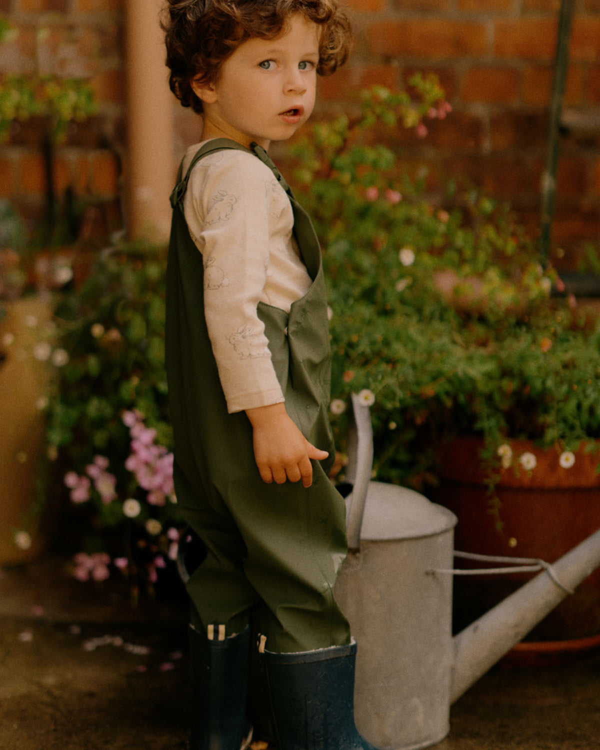 SIMPLE TEE - COTTAGE BUNNY NATURAL PRINT