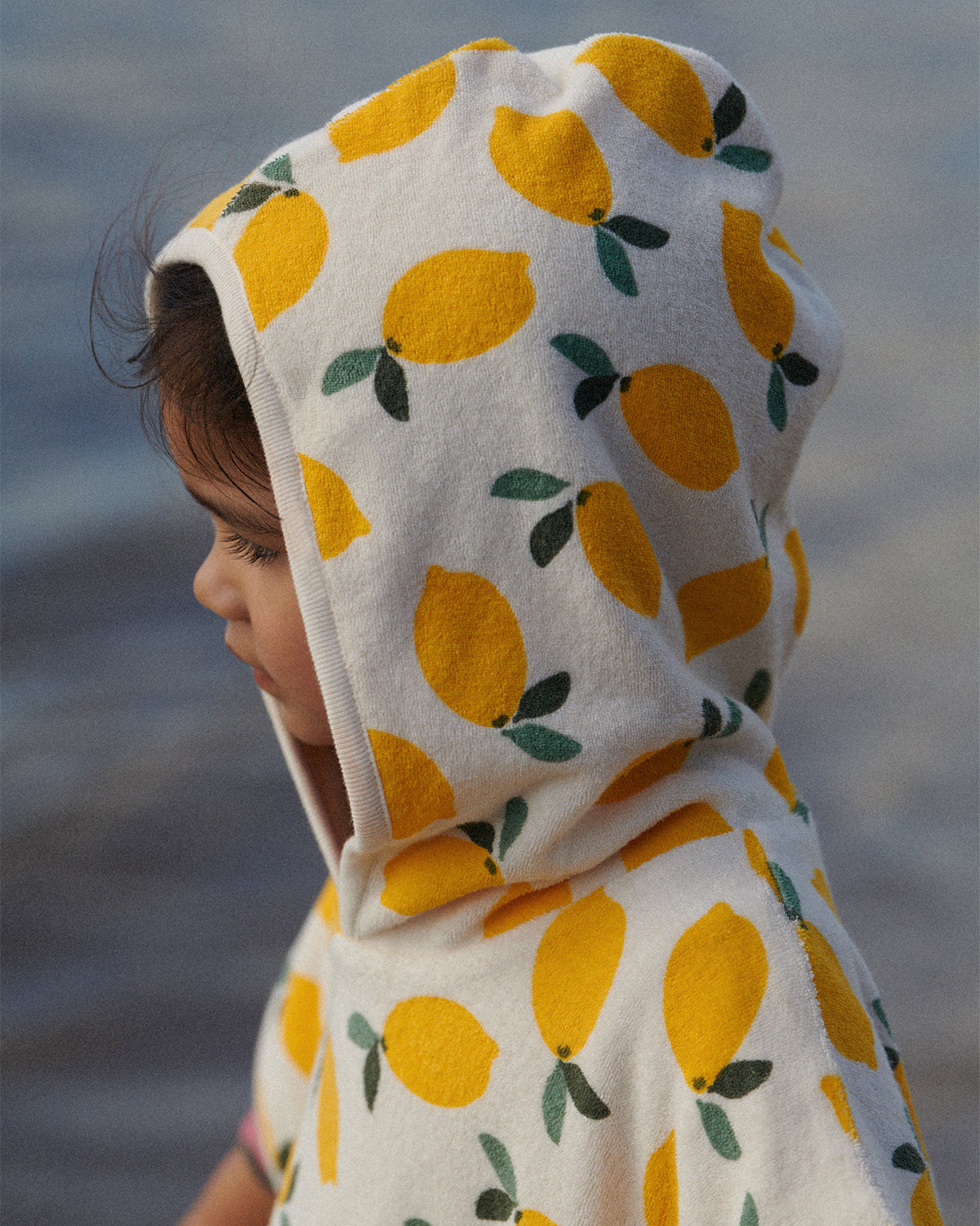 ORG COTTON PONCHO TOWEL - LEMON PRINT TERRY