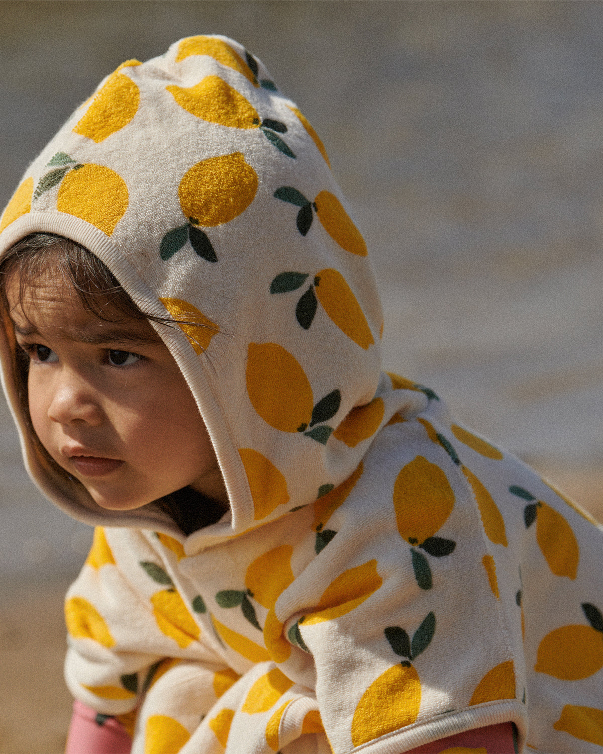 ORG COTTON PONCHO TOWEL - LEMON PRINT TERRY