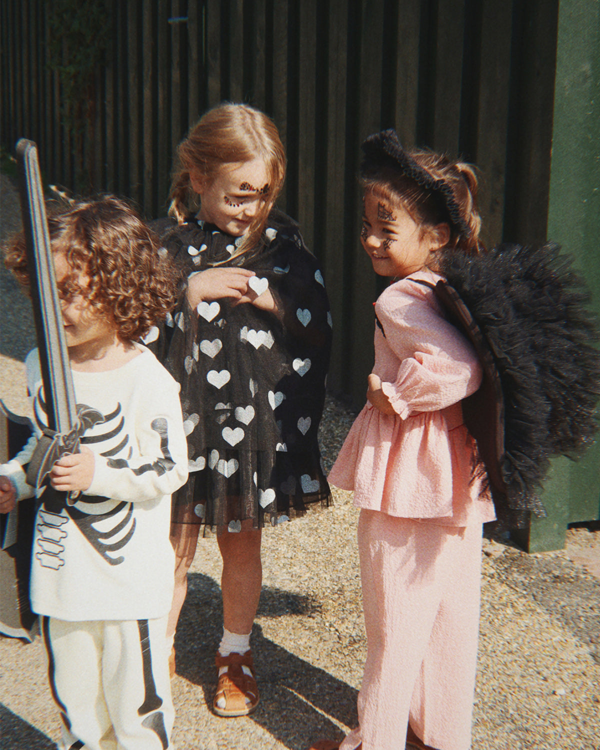 WITCH CAPE - BLACK