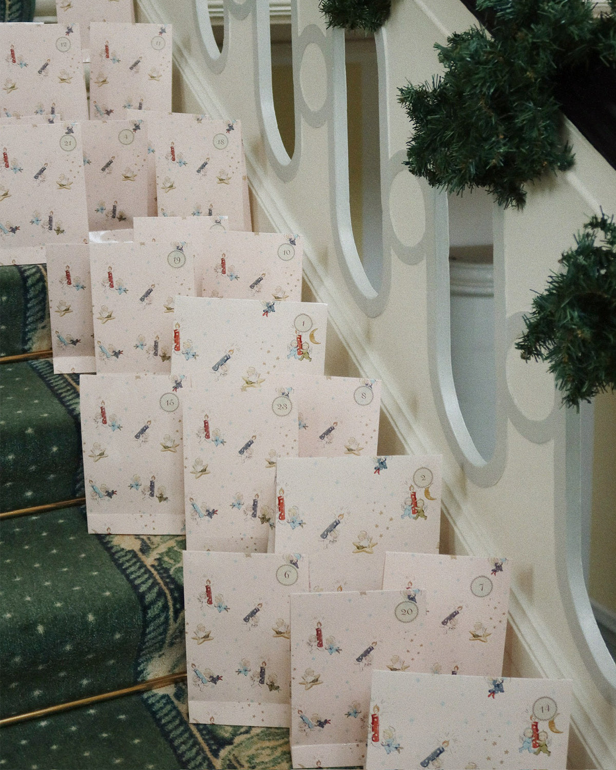 CHRISTMAS ADVENT CALENDAR 24 GIFTS - BEIGE