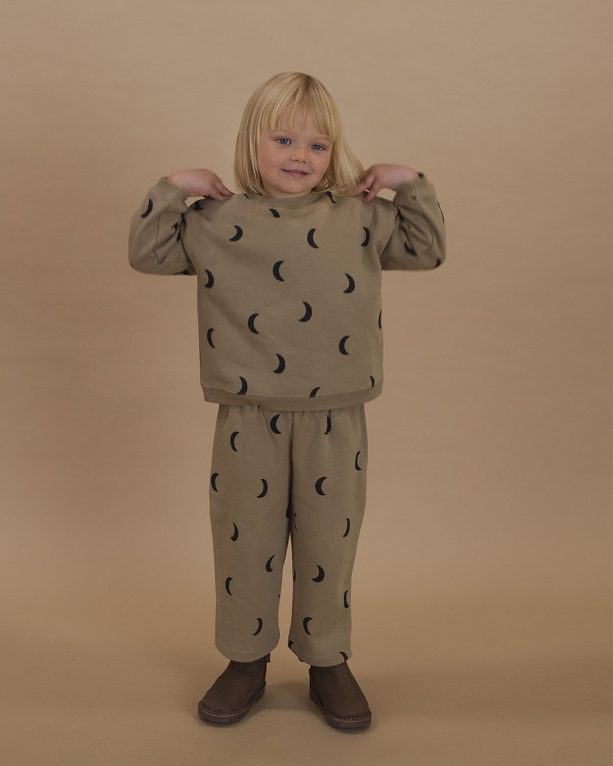 DUSKY MIDNIGHT SWEATSHIRT
