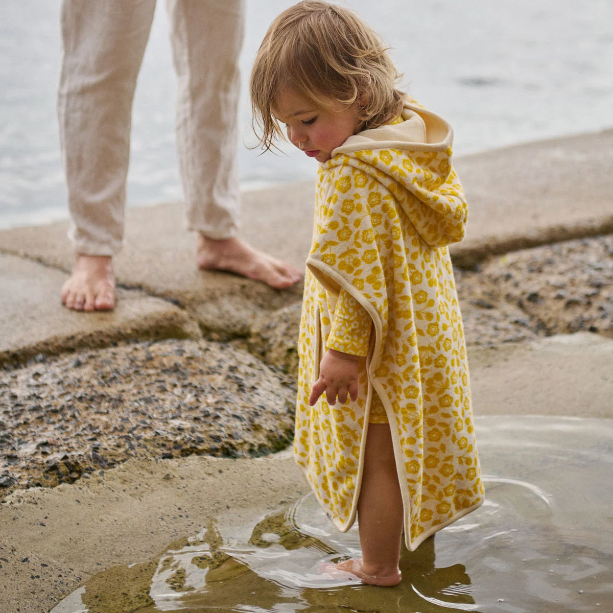 PONCHO TOWEL - KITCHEN GARDEN FREESIA PRINT