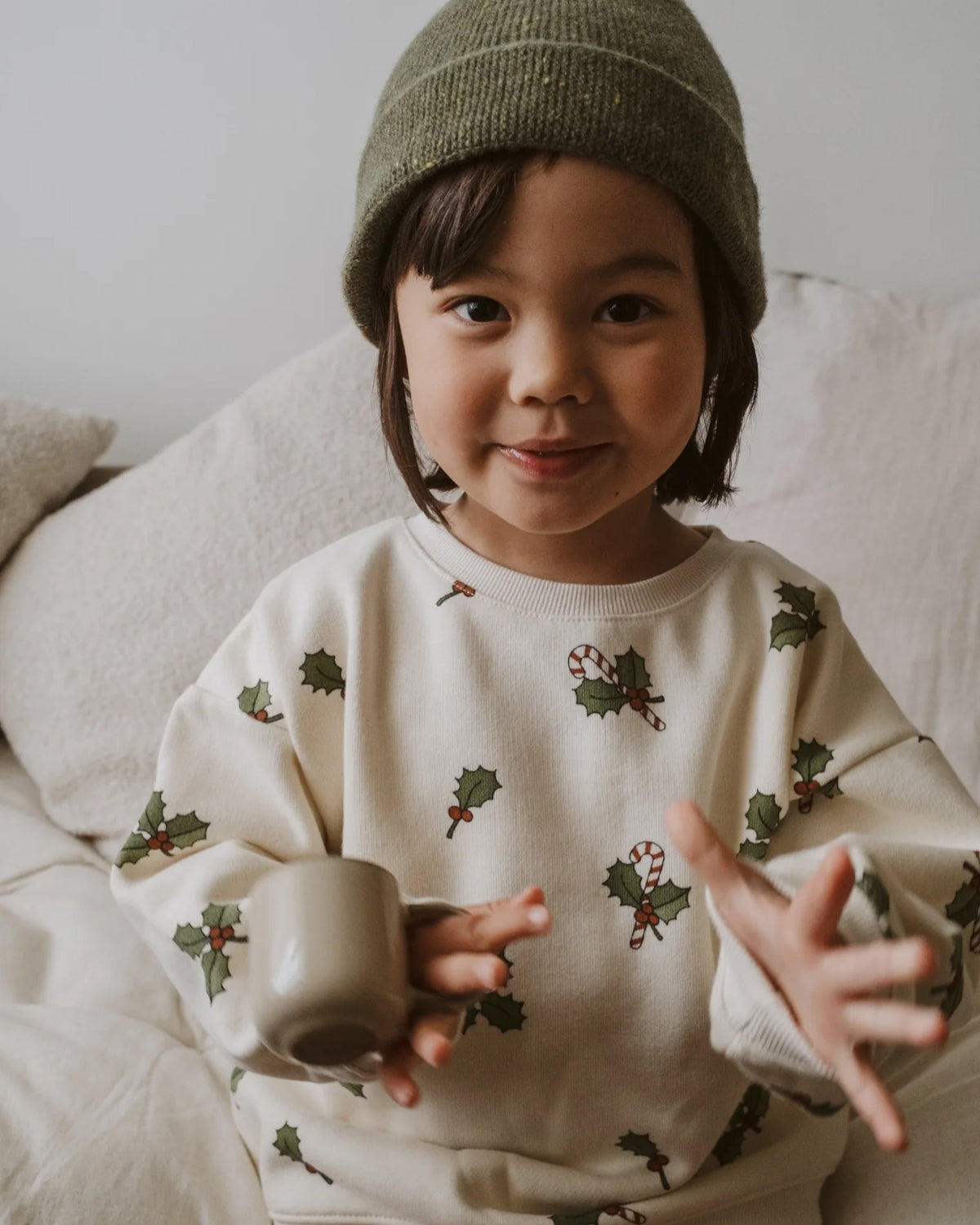 CHRISTMAS HOLLY SWEATSHIRT