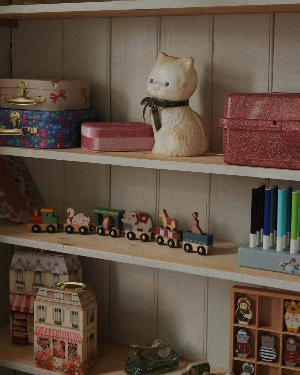 WOODEN ANIMAL TRAIN FSC - MULTI
